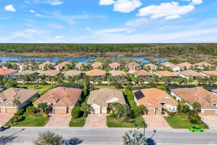 Picture of 9302 Quarry Dr, Naples FL 34120
