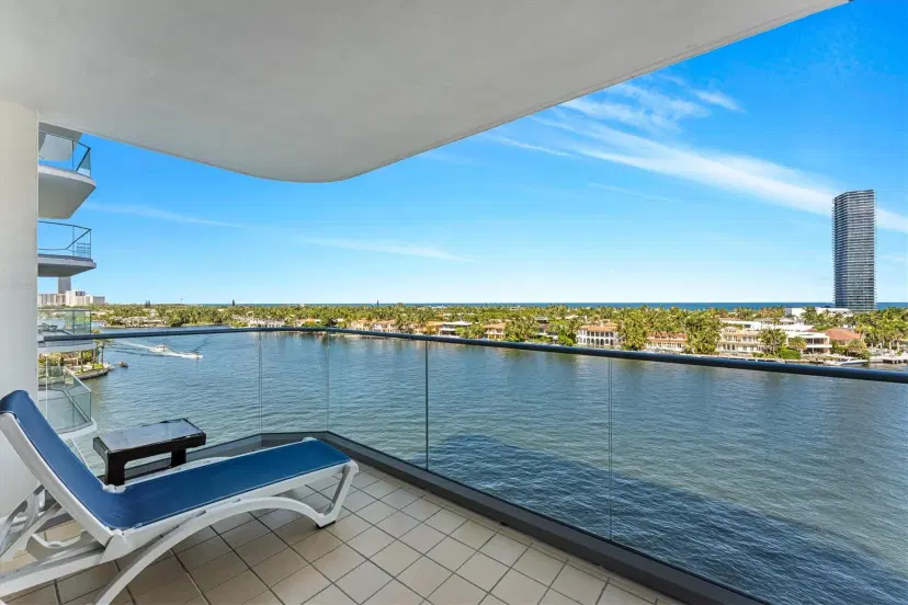 Picture of 19707 Turnberry Way 9J, Aventura FL 33180