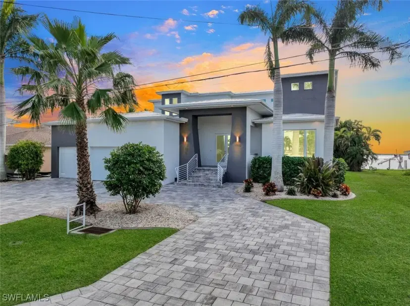 Picture of 1018 Dolphin Dr, Cape Coral FL 33904
