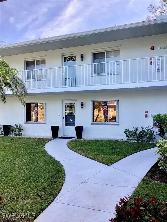 Picture of 132 Belina Dr 204, Naples, FL 34104