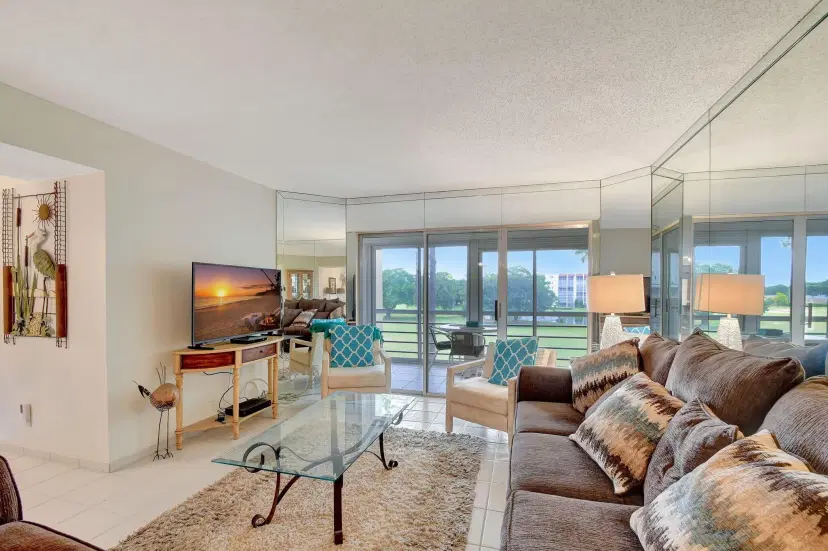 Picture of 3755 Via Poinciana 413, Lake Worth FL 33467