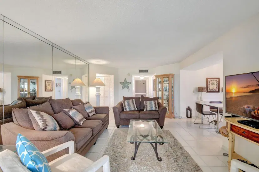 Picture of 3755 Via Poinciana 413, Lake Worth FL 33467
