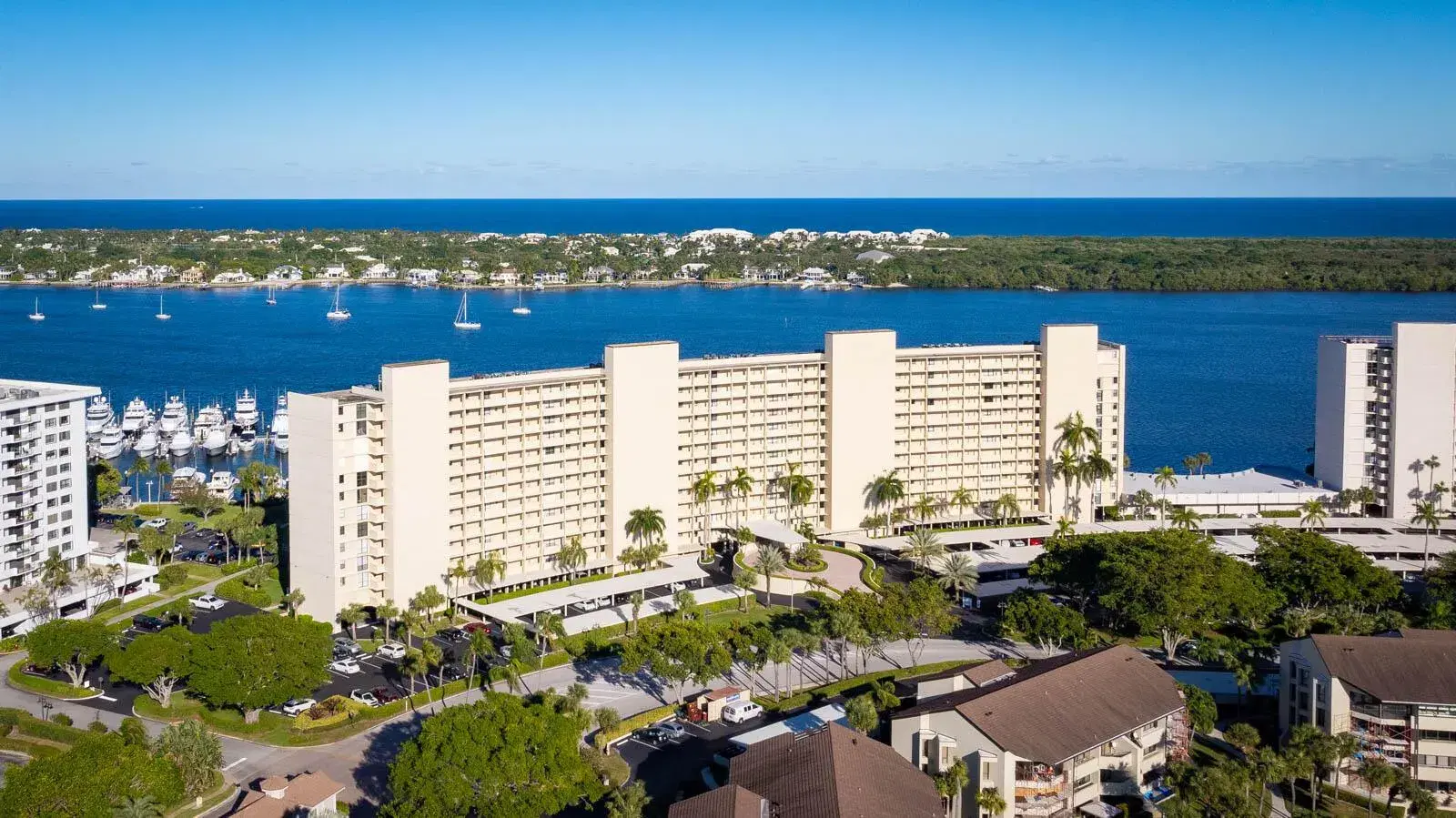 Picture of 136 Lakeshore Drive Ph 10, North Palm Beach, FL 33408