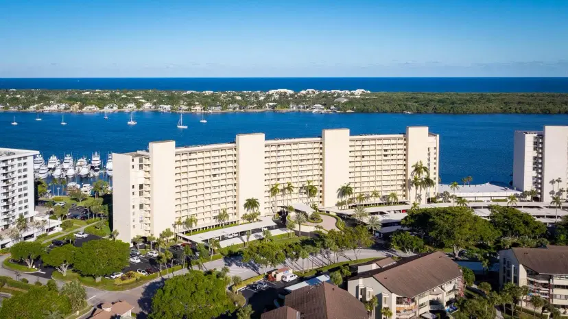 Picture of 136 Lakeshore Drive Ph 10, North Palm Beach FL 33408