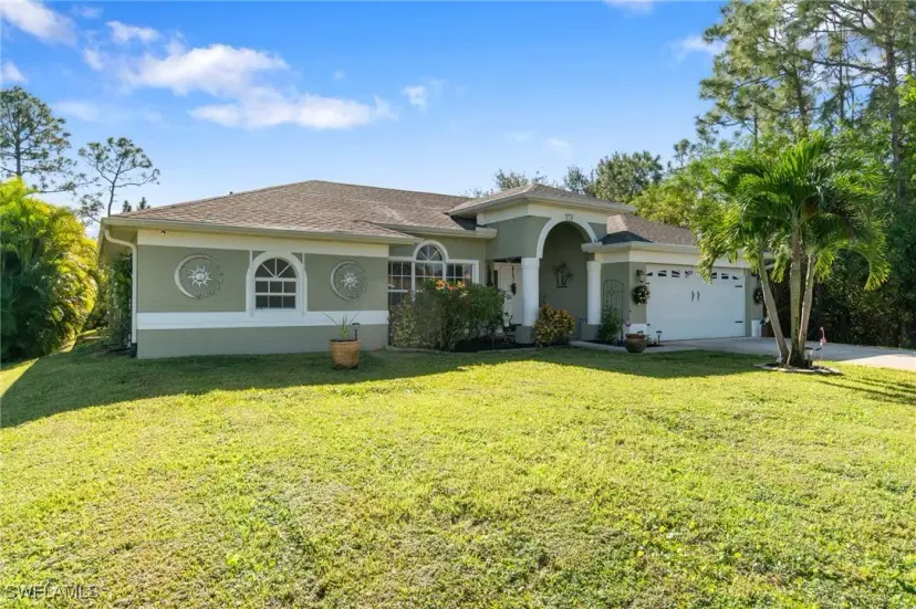 Picture of 771 Halsey Ave, Lehigh Acres FL 33974