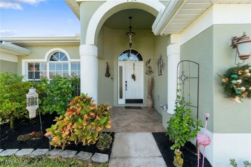 Picture of 771 Halsey Ave, Lehigh Acres FL 33974