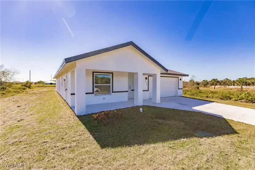 Picture of 215 Nautilus Ave, Labelle FL 33935