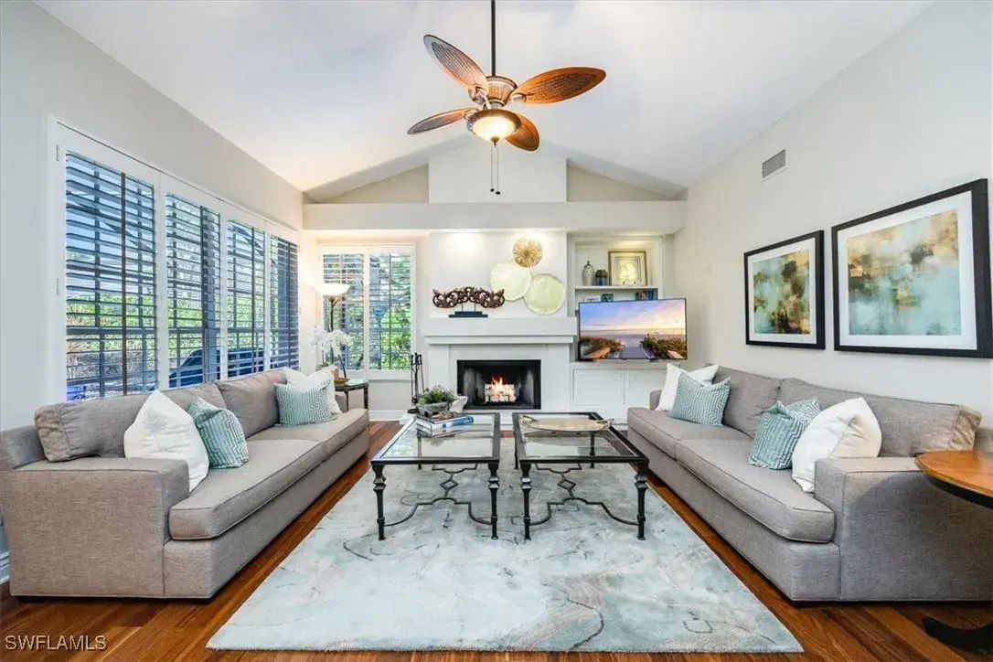 Picture of 807 Turkey Oak Ln, Naples, FL 34108