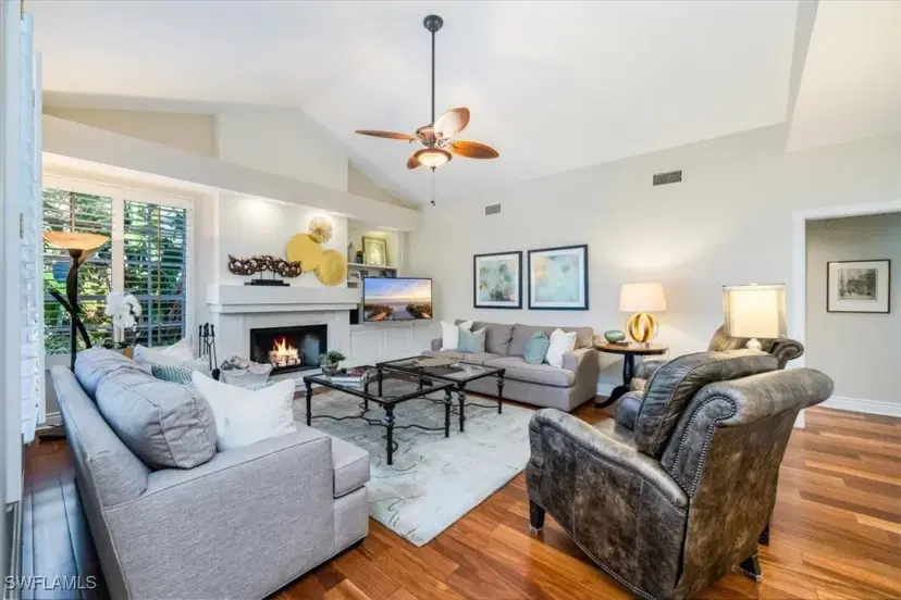 Picture of 807 Turkey Oak Ln, Naples FL 34108