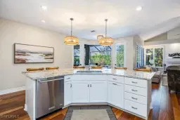 Picture of 807 Turkey Oak Ln, Naples, FL 34108