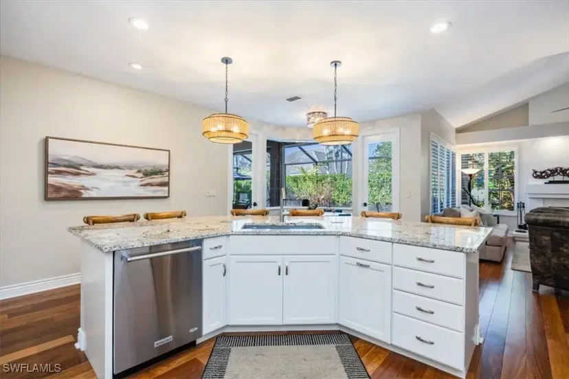 Picture of 807 Turkey Oak Ln, Naples FL 34108