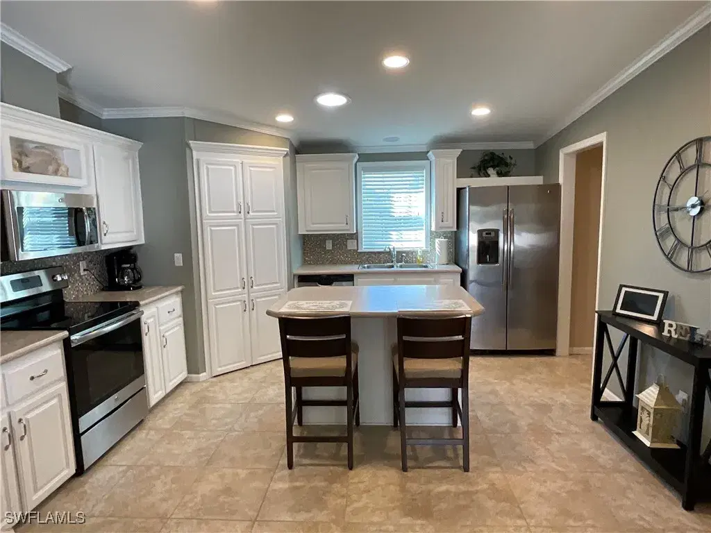 Picture of 423 Palm Dr 313, Naples, FL 34114