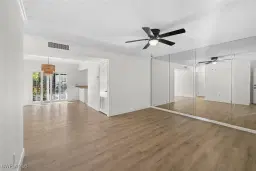 Picture of 788 Park Shore Dr B17, Naples, FL 34103