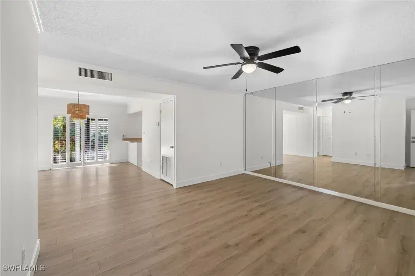 Picture of 788 Park Shore Dr B17, Naples FL 34103