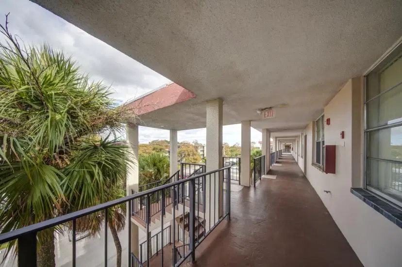Picture of 2650 NW 49Th Ave 424, Lauderdale Lakes FL 33313
