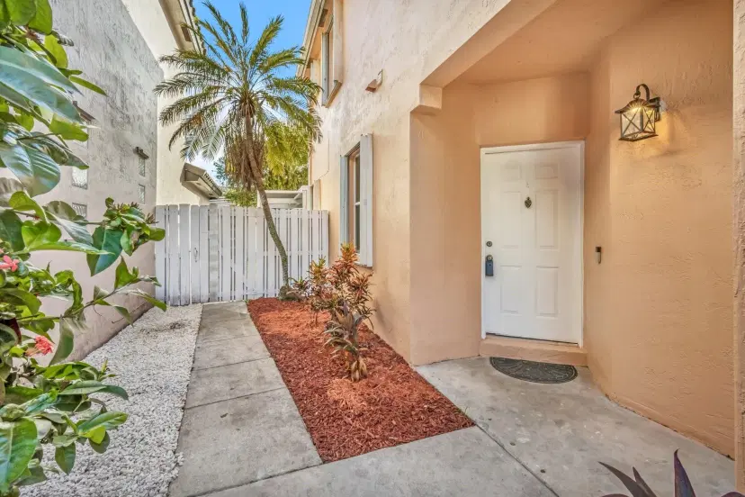 Picture of 18990 NW 22Nd St, Pembroke Pines FL 33029