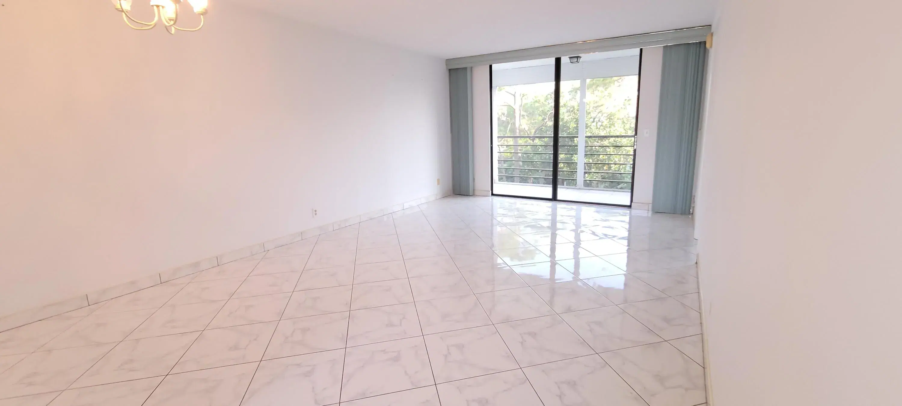 Picture of 4700 Lucerne Lakes Boulevard 407, Lake Worth, FL 33467