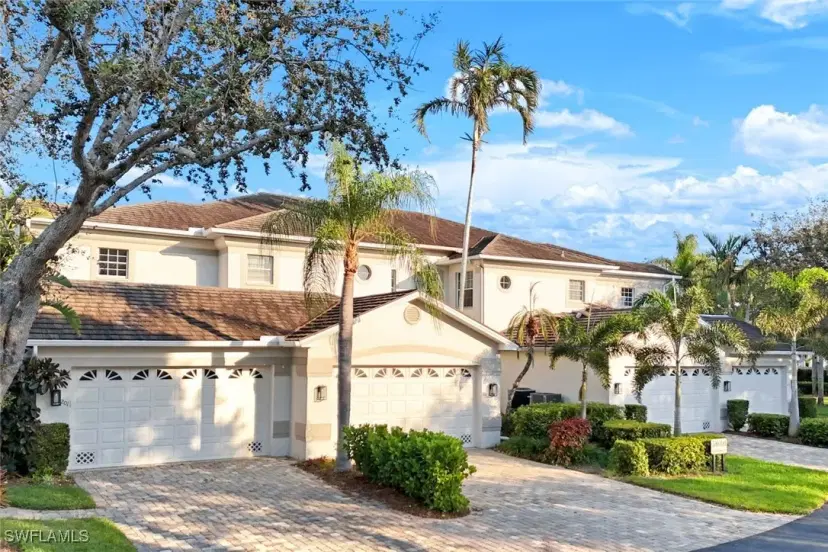 Picture of 5080 Yacht Harbor Cir 103, Naples FL 34112