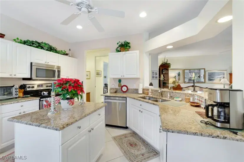 Picture of 5080 Yacht Harbor Cir 103, Naples FL 34112