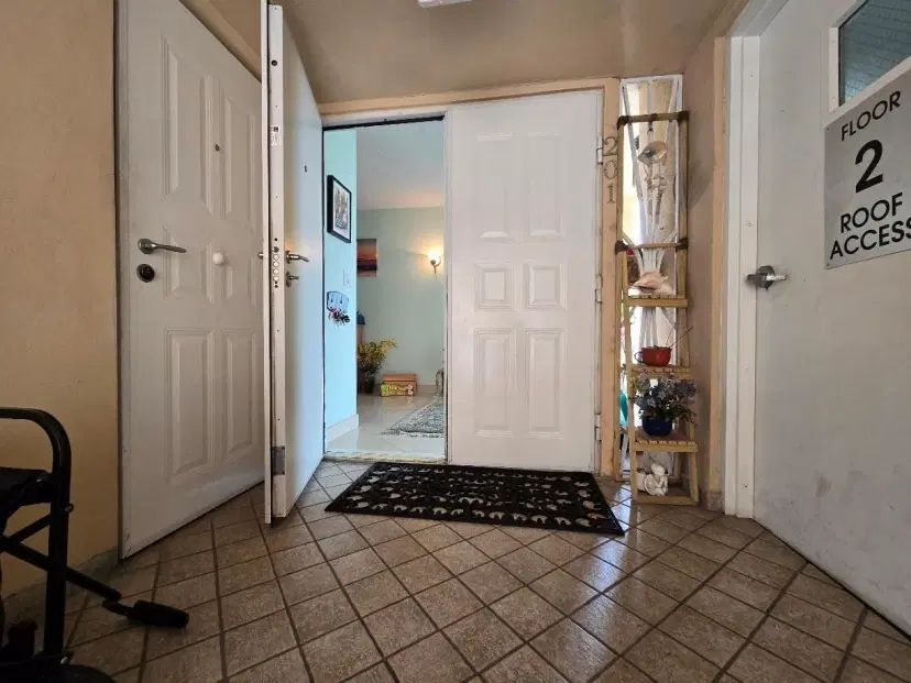Picture of 121 Golden Isles Dr 201, Hallandale Beach FL 33009