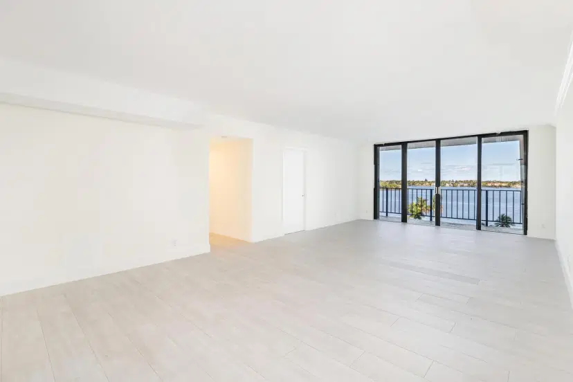 Picture of 3800 Washington Road 712, West Palm Beach FL 33405