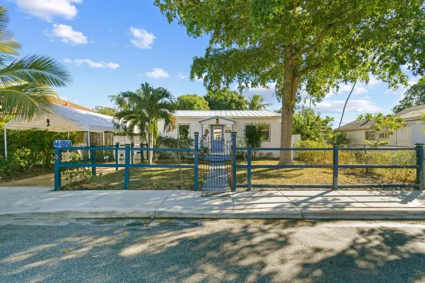 Picture of 726 N E Street, Lake Worth Beach FL 33460