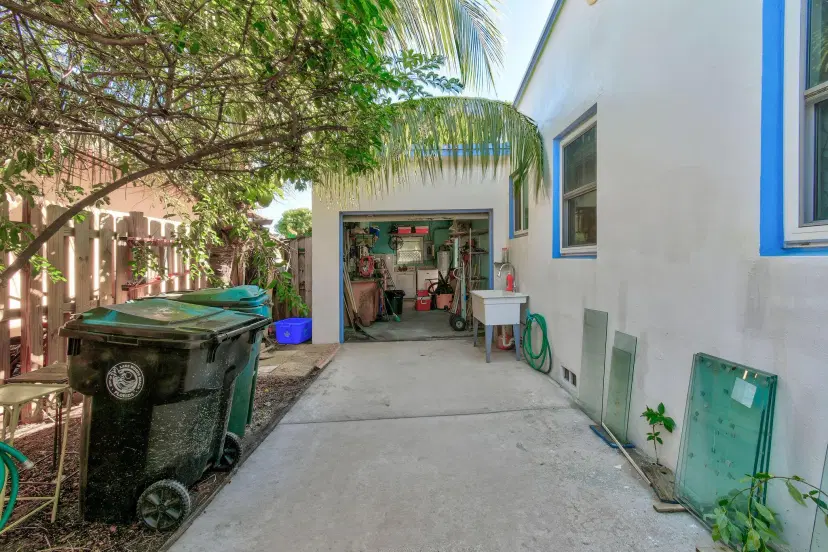 Picture of 726 N E Street, Lake Worth Beach FL 33460