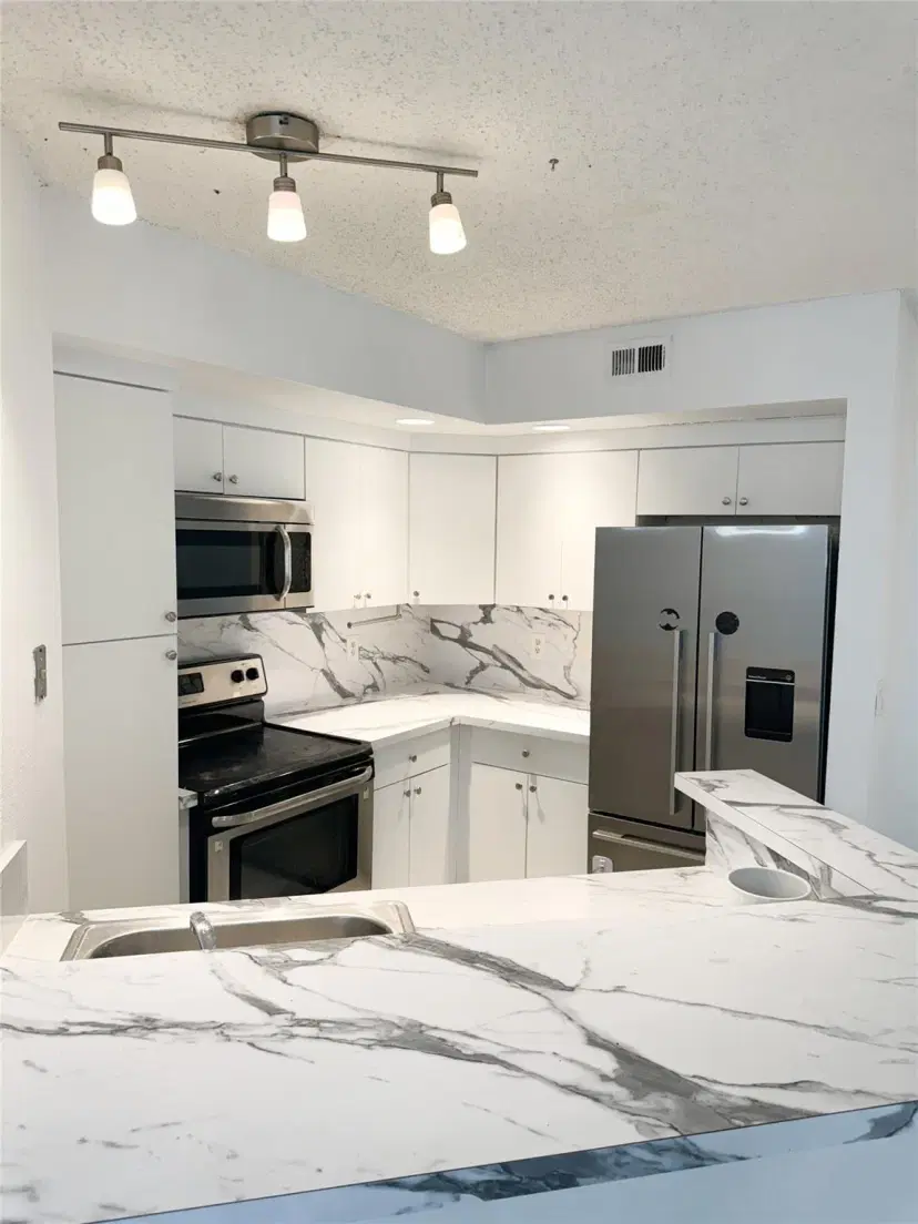 Picture of 12760 Vista Isles Dr 712, Plantation FL 33325