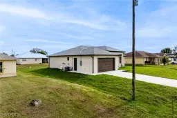 Picture of 910 Atherton Ave, Lehigh Acres, FL 33971