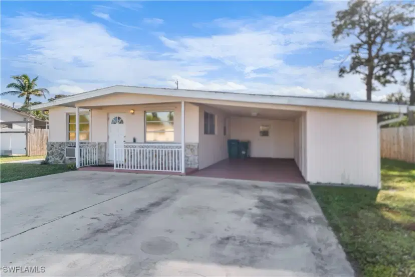 Picture of 4820 Barcelona Cir, Naples FL 34112