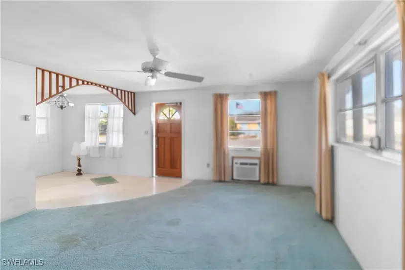 Picture of 4820 Barcelona Cir, Naples FL 34112