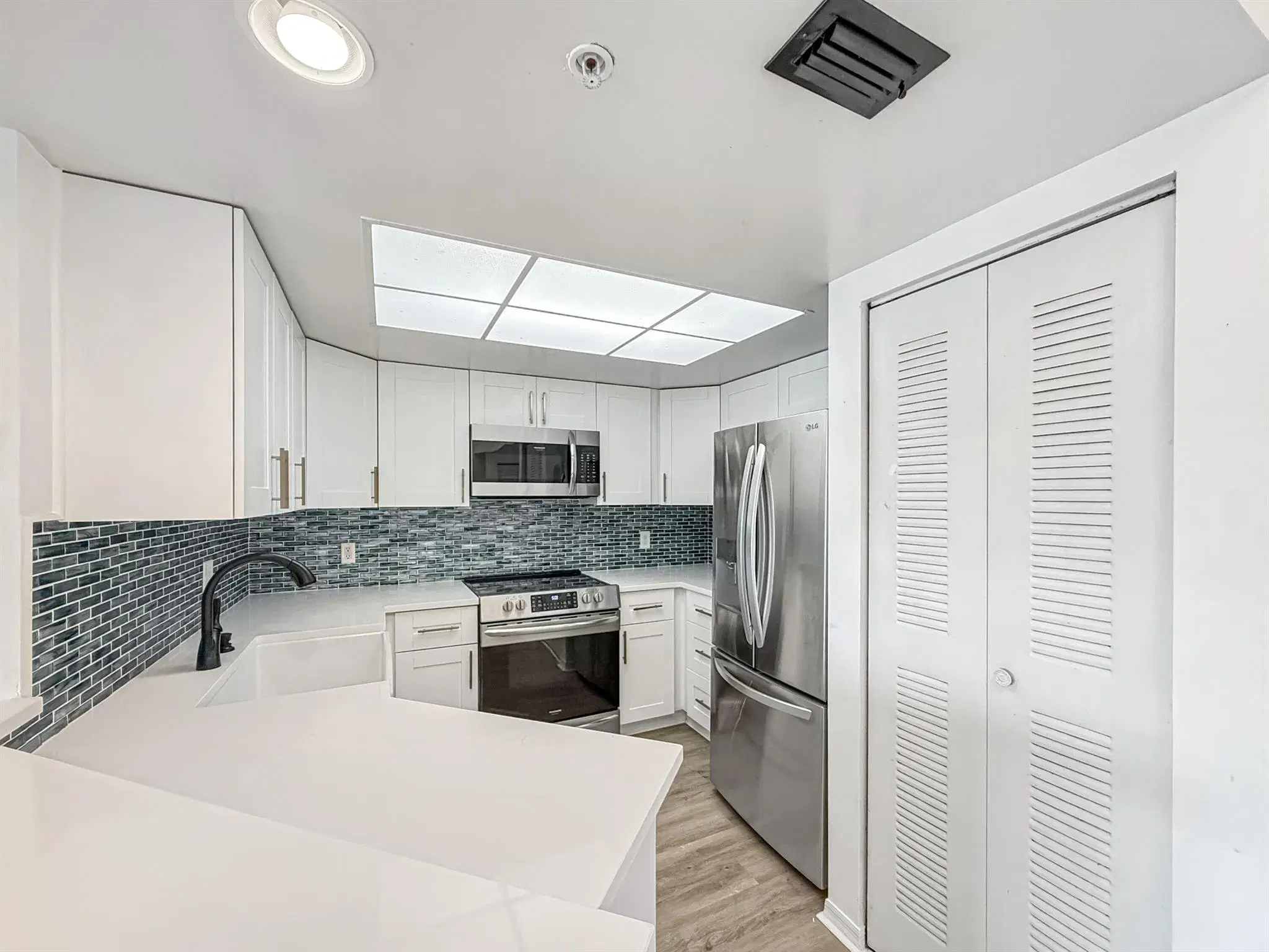 Picture of 4155 N Haverhill Road 1420, West Palm Beach, FL 33417