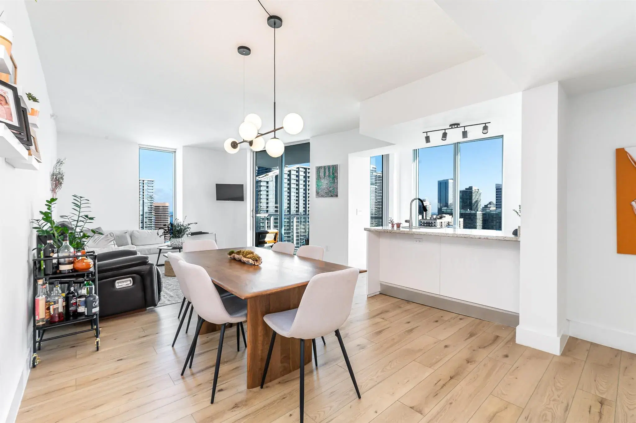 Picture of 185 SW 7Th Street 4012, Miami, FL 33130