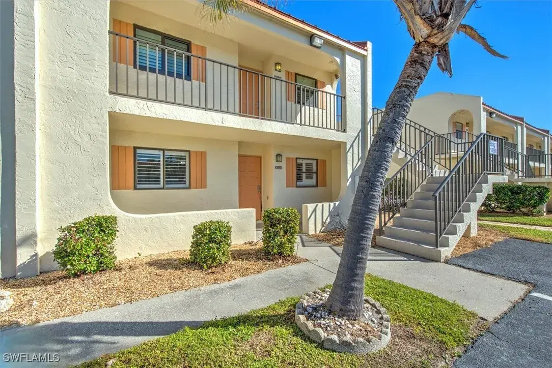 Picture of 16380 Dublin Cir 105, Fort Myers, FL 33908
