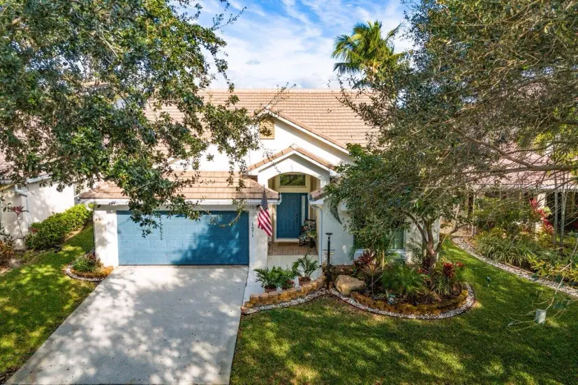 Picture of 1071 Delray Lakes Drive, Delray Beach FL 33444