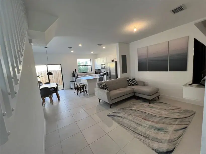 Picture of 801 NE 211 Street, Miami FL 33179