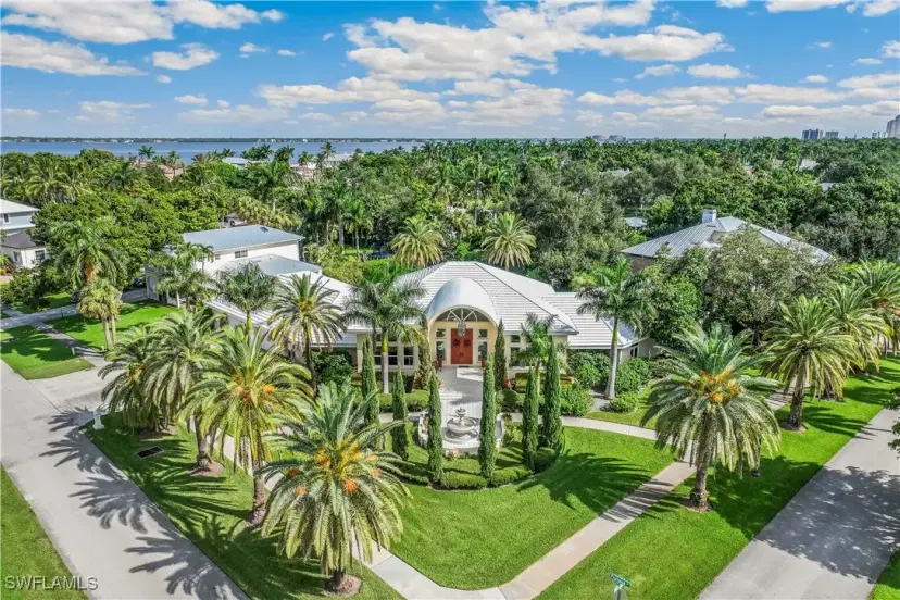 Picture of 1299 Plumosa Dr, Fort Myers FL 33901