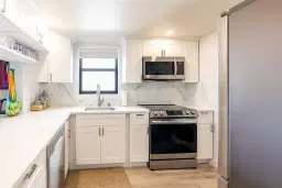 Picture of 2302 S Cypress Bend Dr 406, Pompano Beach, FL 33069