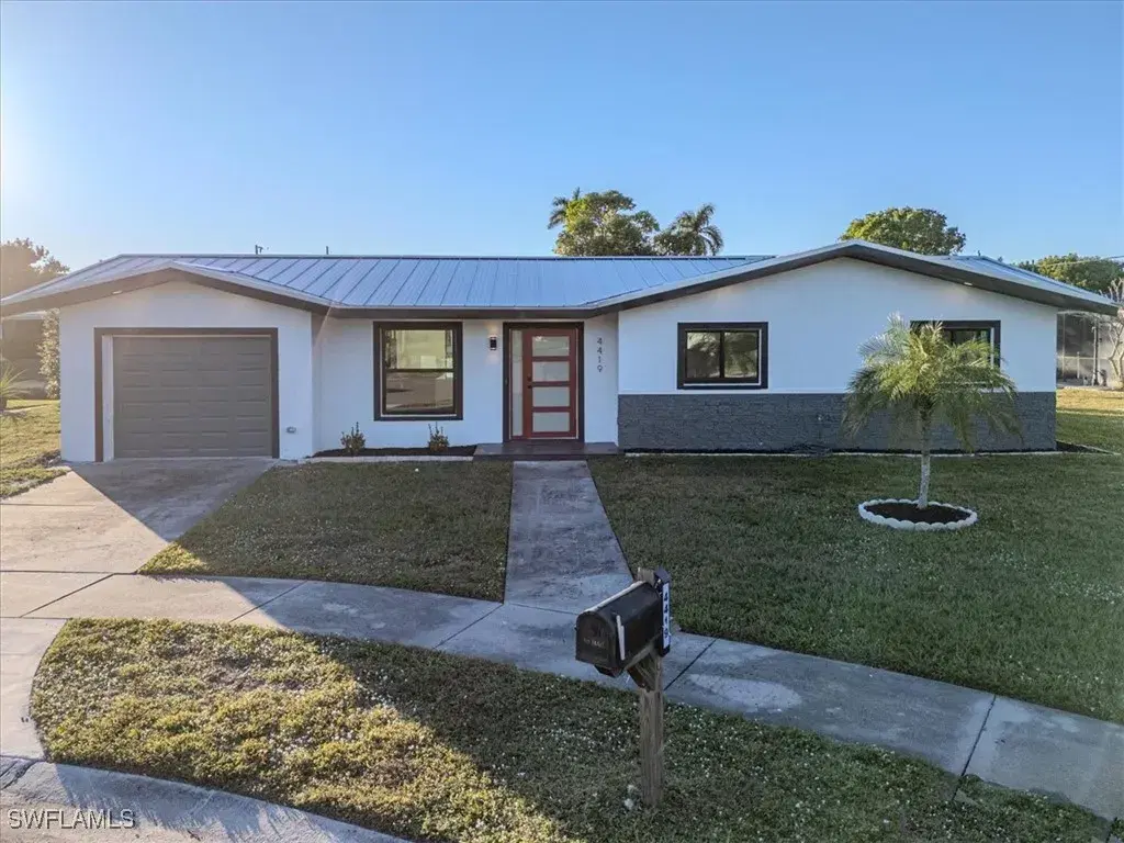Picture of 4419 N Bay Cir, North Fort Myers, FL 33903