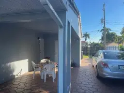 Picture of 812 NE 3Rd St, Hallandale Beach, FL 33009