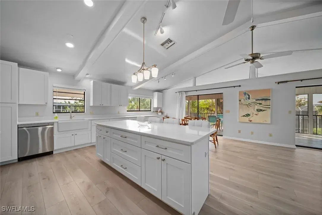 Picture of 653 Oliva St, Sanibel, FL 33957