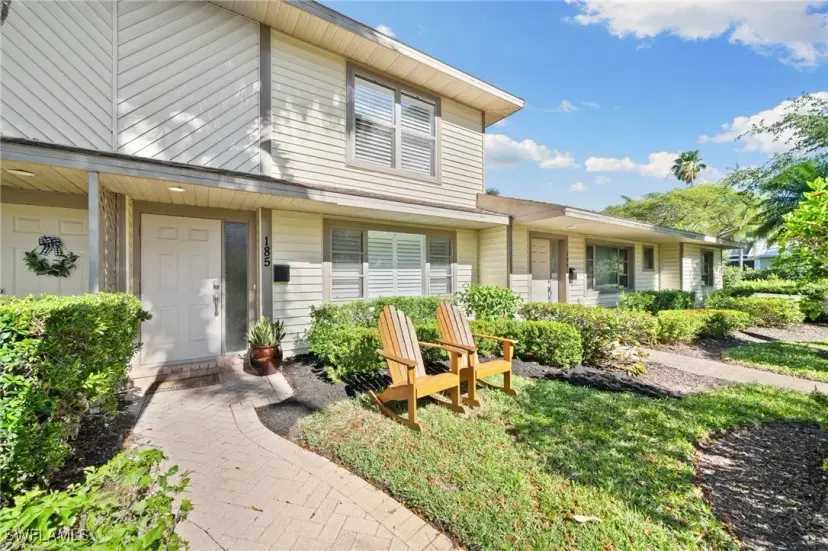 Picture of 185 4Th St S 2, Naples FL 34102