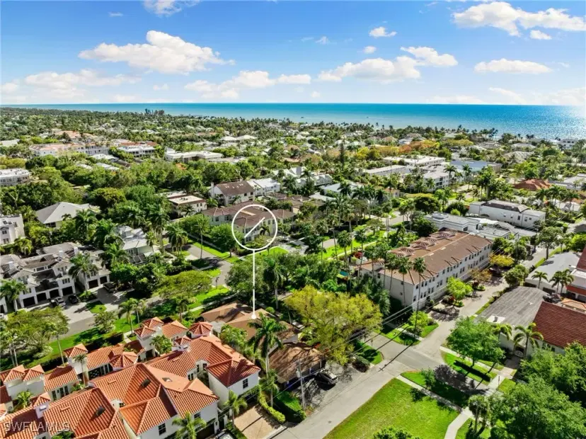 Picture of 185 4Th St S 2, Naples FL 34102