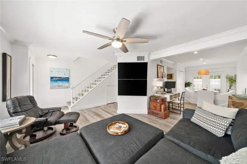 Picture of 185 4Th St S 2, Naples FL 34102
