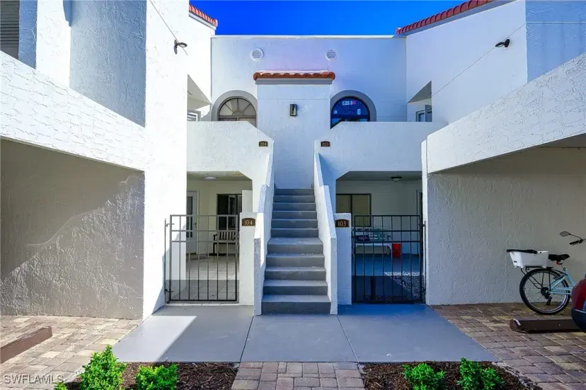Picture of 595 Beachwalk Cir M103, Naples FL 34108