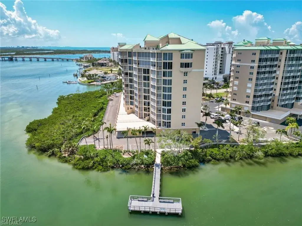 Picture of 4137 Bay Beach Ln 556, Fort Myers Beach, FL 33931