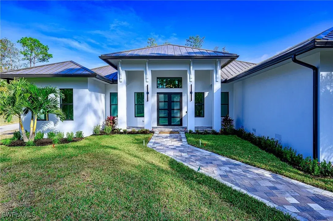 Picture of 5211 Coral Wood Dr, Naples, FL 34119