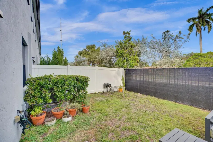 Picture of 20313 NW 4Th Ct 20313, Miami FL 33169