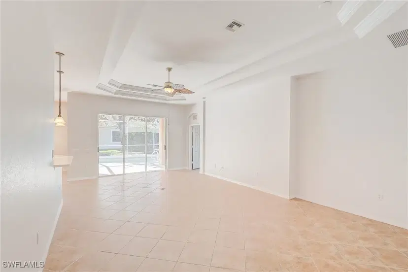 Picture of 9611 Las Casas Dr, Fort Myers FL 33919