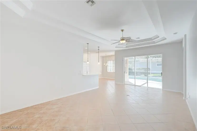 Picture of 9611 Las Casas Dr, Fort Myers FL 33919